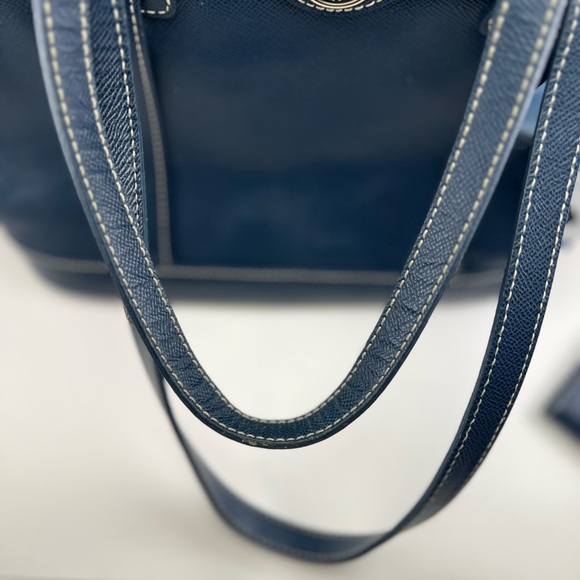 Dooney and Bourke tote bag set (3pack - tote, wallet and twilly) - Picture 7 of 10